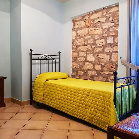 ゲストハウス La Taverna