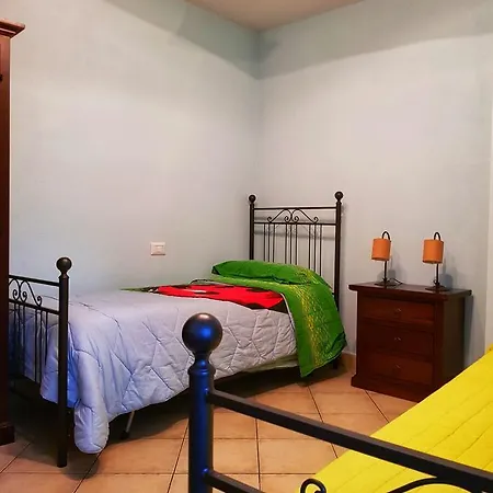 ゲストハウス La Taverna